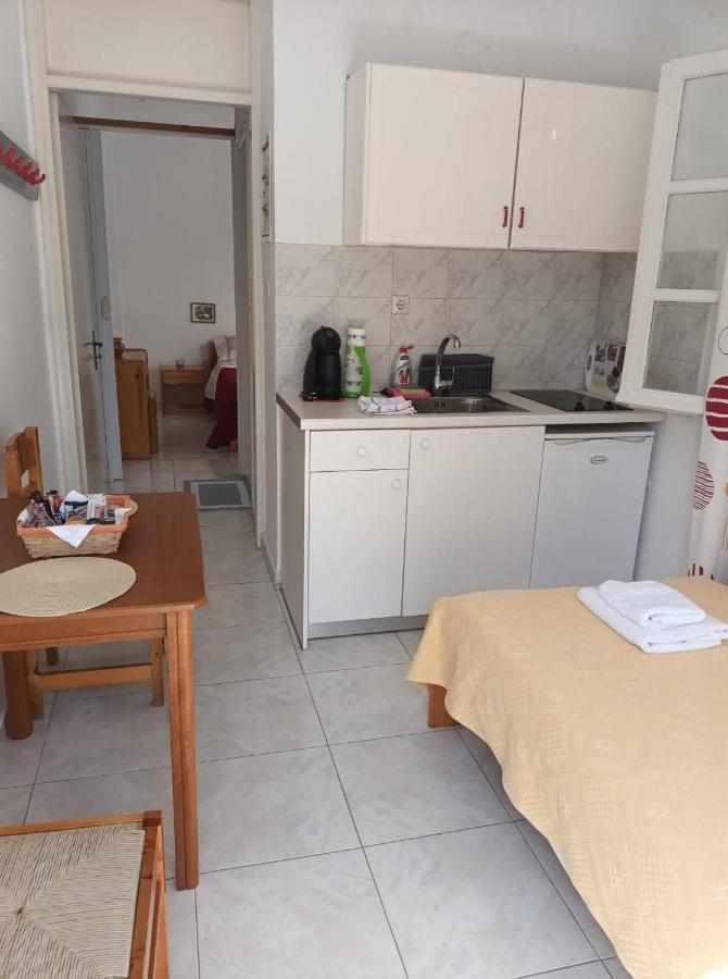 Dioni Lux Inn 2 Pachaina ภายนอก รูปภาพ